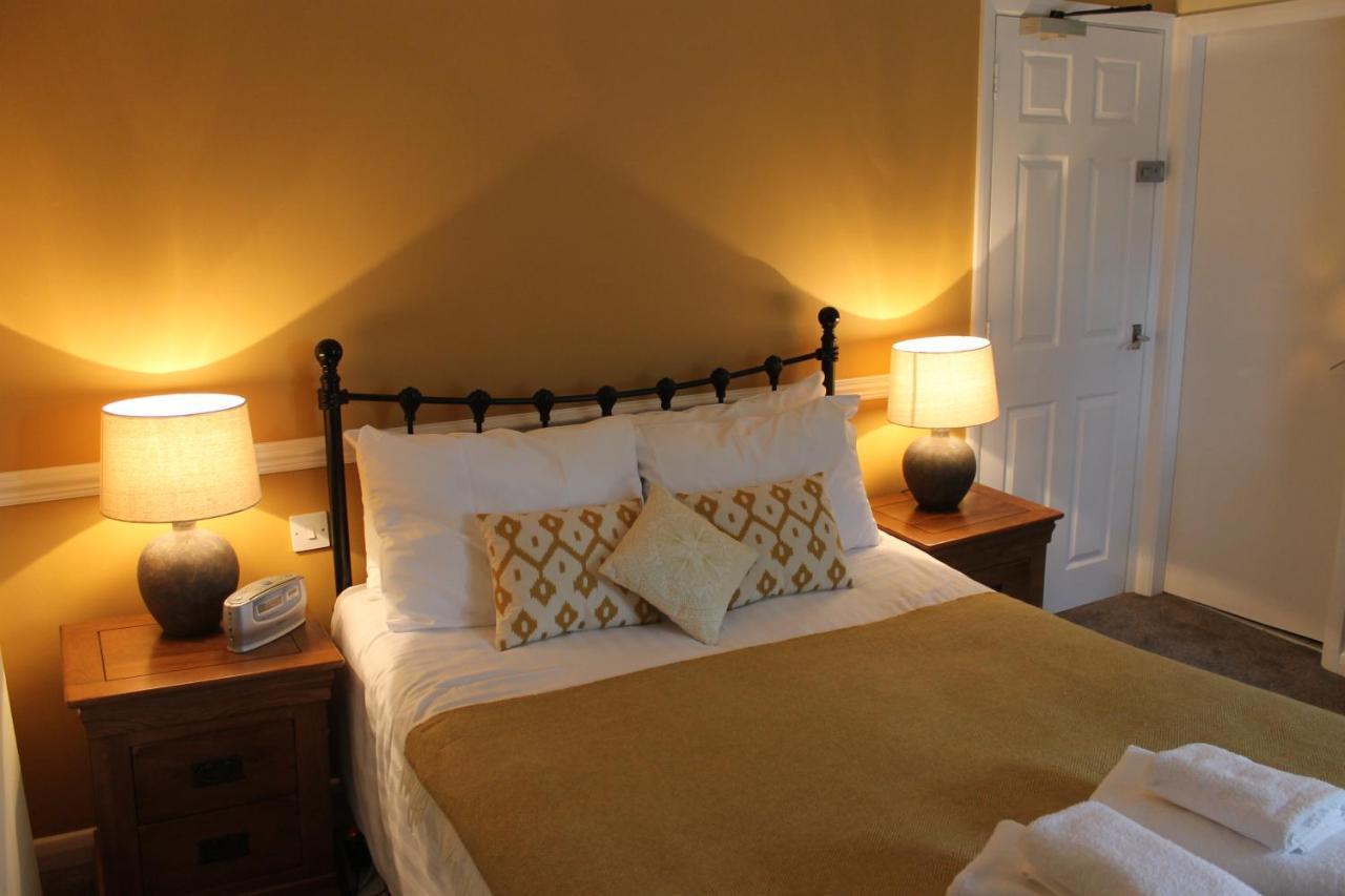 The Chequers Inn Froggatt Экстерьер фото