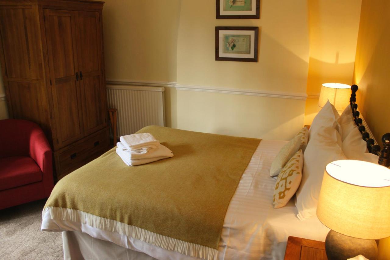 The Chequers Inn Froggatt Экстерьер фото